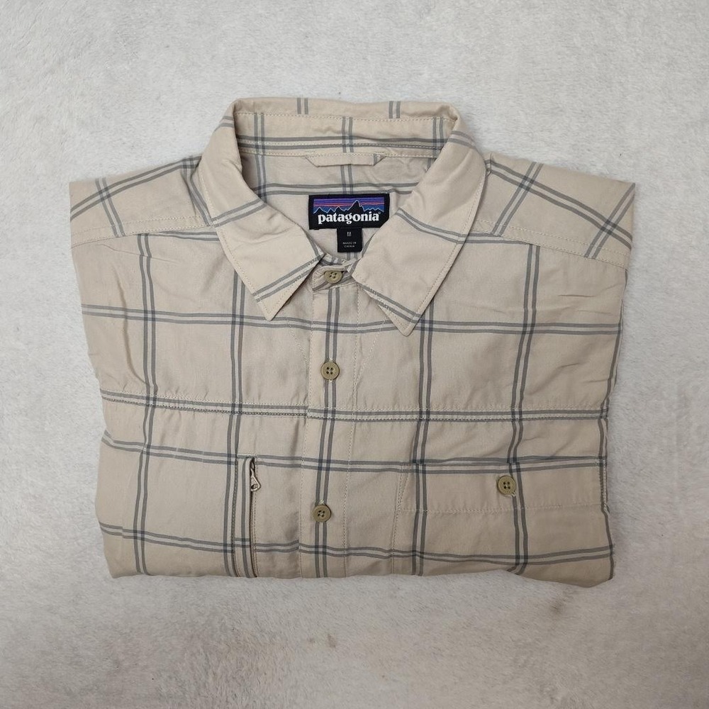 Patagonia Shirt Mens M Beige Plaid Button Up Gallegos Lightweight Collared 54275